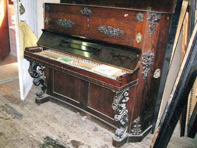 �C���H�[�̕��i�ƃV���^�C���O���[�o�[&�[�[�l��